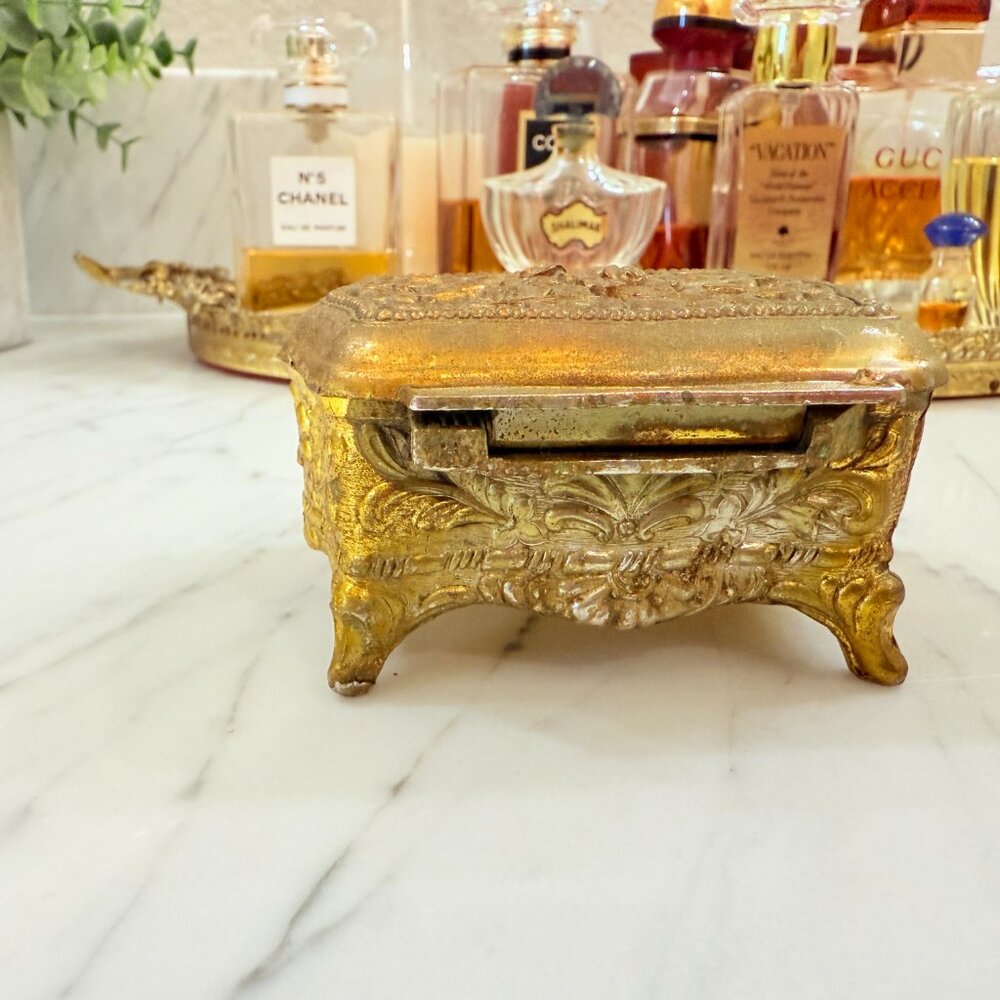 Vintage Gold Hollywood Regency Trinket Box - Picture 7 of 9